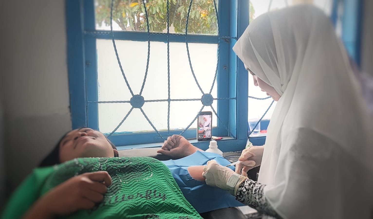 22 Akseptor Ikuti Pelayanan Implan Massal dalam Bakti Sosial IBI Ranting Way Urang di Pustu Kubu Panglima